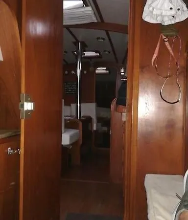 Boat-apartamento Flotante Cadiz.. La Juanita Arroyo * カディス