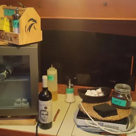 Boat-apartamento Flotante Cadiz.. La Juanita Arroyo 船上ホテル *